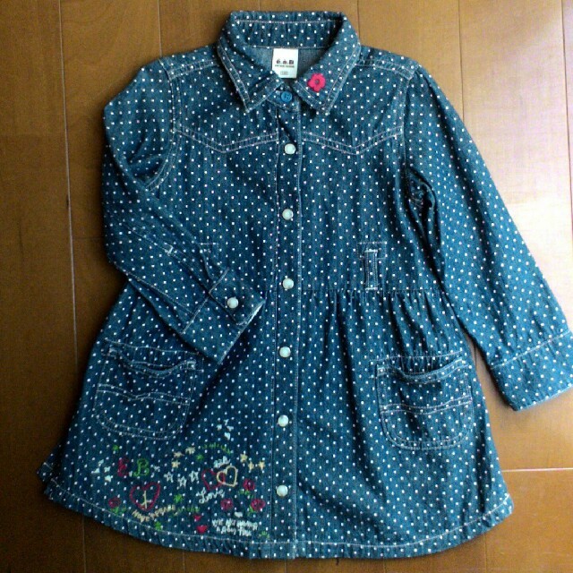 e.a.B(エーアーベー)のe.a.B デニムワンピース ･ コート 100 キッズ/ベビー/マタニティのキッズ服女の子用(90cm~)(ワンピース)の商品写真