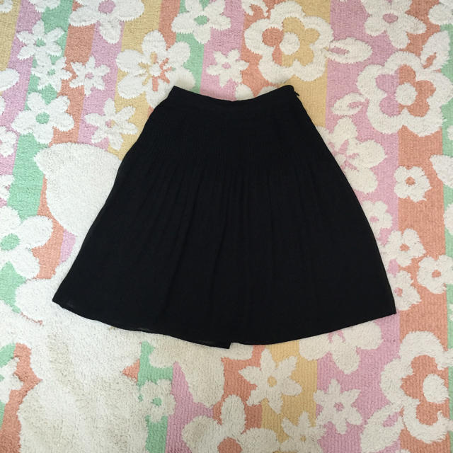 kumikyoku（組曲）(クミキョク)の＊値下げ中＊ 組曲 ブラックスカート  レディースのスカート(ひざ丈スカート)の商品写真