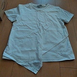 ジェイダブリューアンダーソン(J.W.ANDERSON)の新品❗JWANDERSON×UNlQLO コラボの変形Tシャツ(Tシャツ(半袖/袖なし))