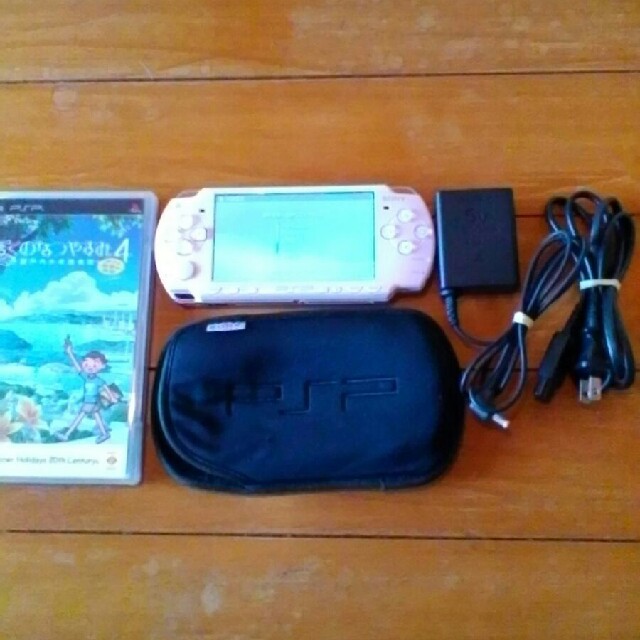 PlayStation Portable(プレイステーションポータブル)のpsp2000 エンタメ/ホビーのゲームソフト/ゲーム機本体(携帯用ゲーム機本体)の商品写真