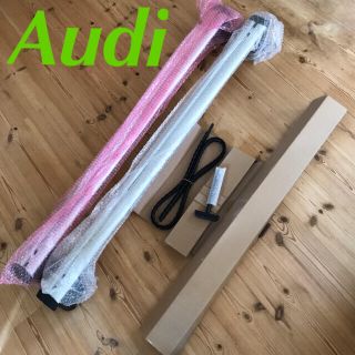 アウディ(AUDI)の【新品、未使用】アウディ Audi ルーフバー(車外アクセサリ)