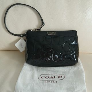 コーチ(COACH)の【新品COACH】コーチ エナメルポーチ(ポーチ)