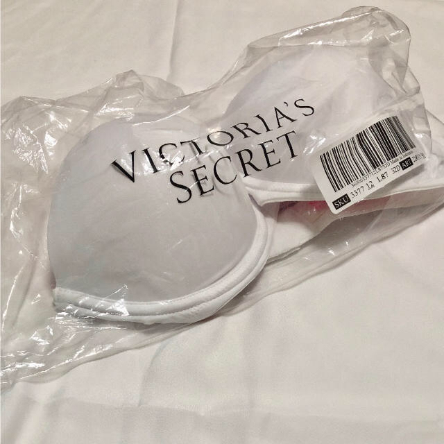 Victoria's Secret(ヴィクトリアズシークレット)のマルチウェイ プッシュアップブラ レディースの下着/アンダーウェア(ブラ)の商品写真