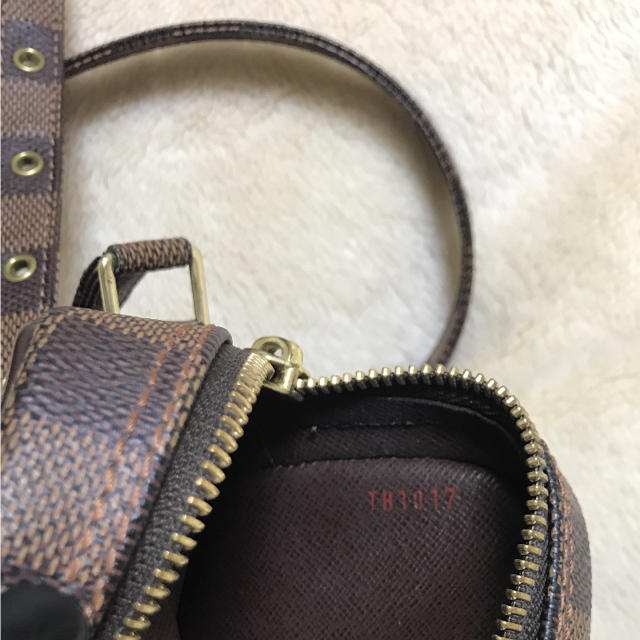 LOUIS VUITTON(ルイヴィトン)のルイヴィトン  アマゾン  ダミエ レディースのバッグ(ショルダーバッグ)の商品写真