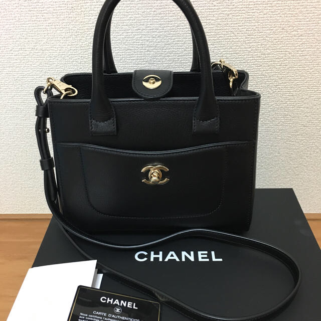 【新品・未使用品】CHANELエグゼクティブトートバッグ