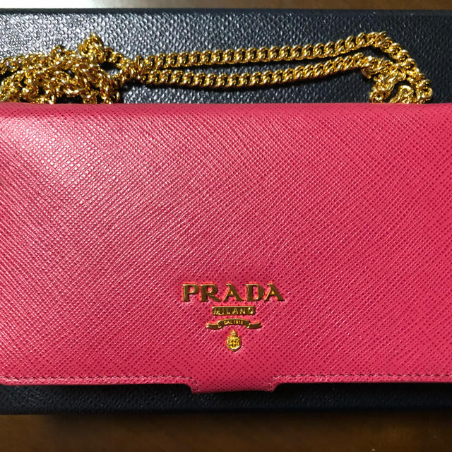 PRADA(プラダ)のiphone８ケース プラダ ピンク系 スマホ/家電/カメラのスマホアクセサリー(iPhoneケース)の商品写真