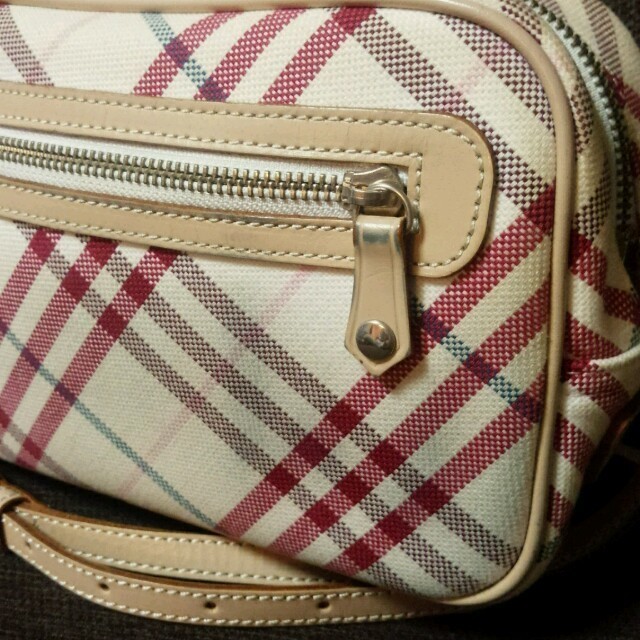 BURBERRY(バーバリー)のあおきんぐ様 バーバリーショルダーバッグ レディースのバッグ(ショルダーバッグ)の商品写真