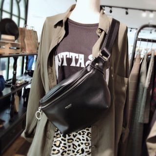 マウジー(moussy)の専用出品(ボディバッグ/ウエストポーチ)