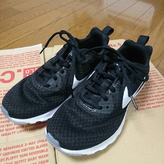 NIKE エアマックスモーション