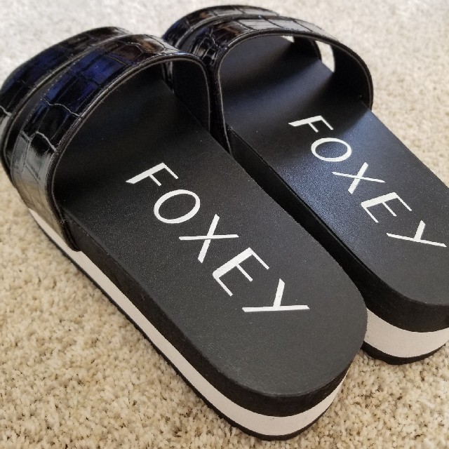 FOXEY(フォクシー)の新品　未使用　フォクシー　サンダル レディースの靴/シューズ(サンダル)の商品写真