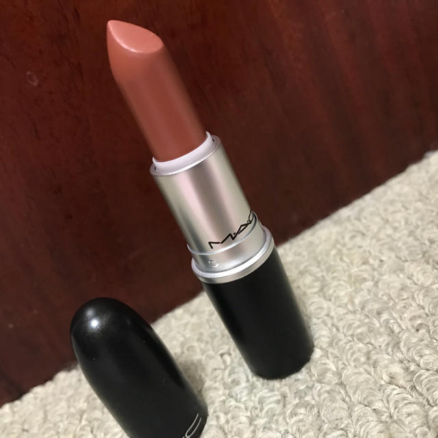 MAC(マック)のマック リップ トープ  ブラウン ベージュ コスメ/美容のベースメイク/化粧品(口紅)の商品写真