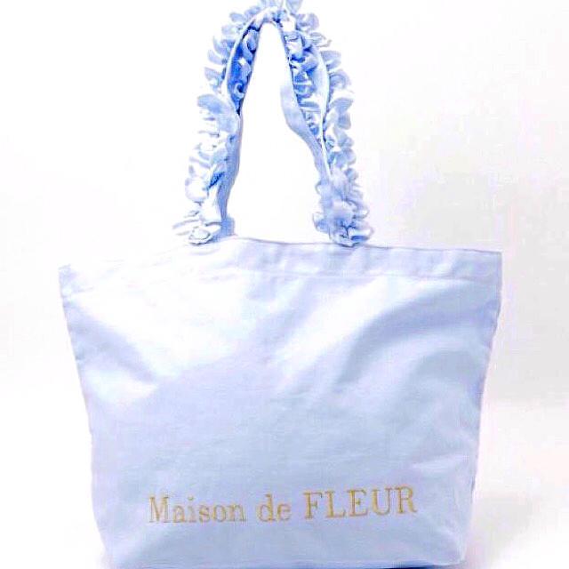 Maison de FLEUR(メゾンドフルール)の❤️大人気即完売❤️【メゾンドフルール】フリルハンドルトートLバッグ(ブルー) レディースのバッグ(トートバッグ)の商品写真