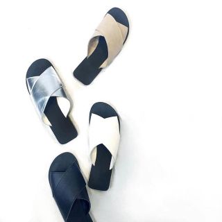 エモダ(EMODA)のEMODA ART CUT CROSS sandals(サンダル)