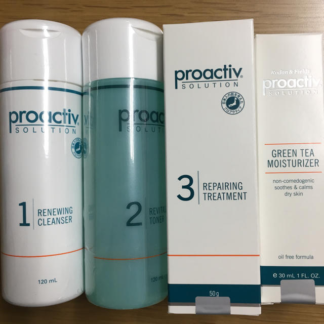 proactiv(プロアクティブ)の【新品未使用】プロアクティブ  お買い得セット  その1 コスメ/美容のスキンケア/基礎化粧品(化粧水/ローション)の商品写真