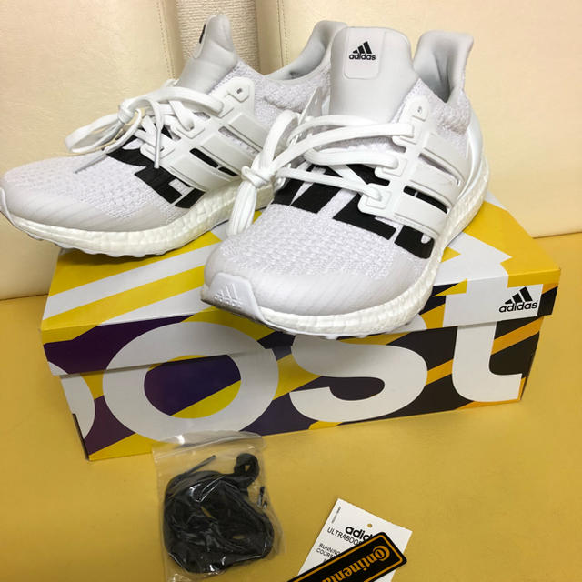 UNDEFEATED(アンディフィーテッド)のUNDEFEATED × adidas UltraBOOST 27.5cm メンズの靴/シューズ(スニーカー)の商品写真