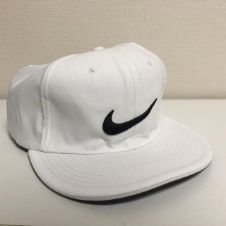 ナイキ(NIKE)の★ナイキゴルフ帽子 ホワイト 2XL寸（58〜61cm）(キャップ)