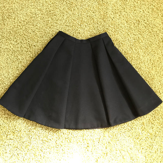 Adam et Rope'(アダムエロぺ)のアダムエロペ フレアスカート ブラック プリーツスカート レディースのスカート(ひざ丈スカート)の商品写真