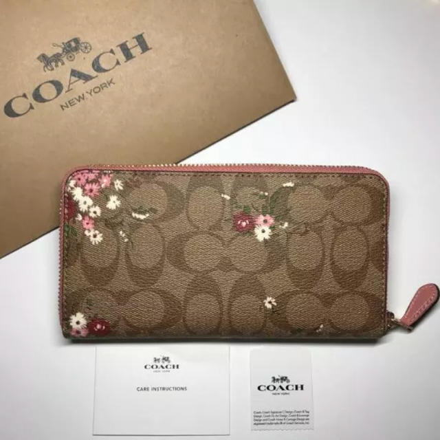 COACH(コーチ)の最新作！！【新品】COACH☆長財布 花柄 カーキ レディースのファッション小物(財布)の商品写真