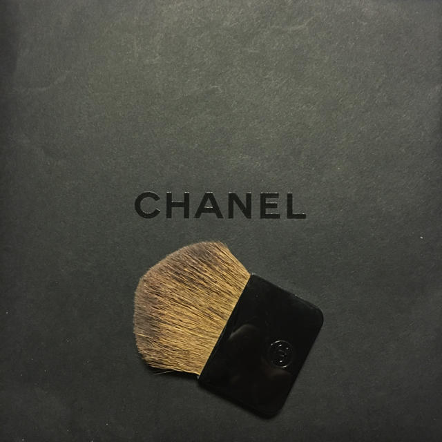 CHANEL(シャネル)のシャネル フェイスブラシ コスメ/美容のベースメイク/化粧品(その他)の商品写真