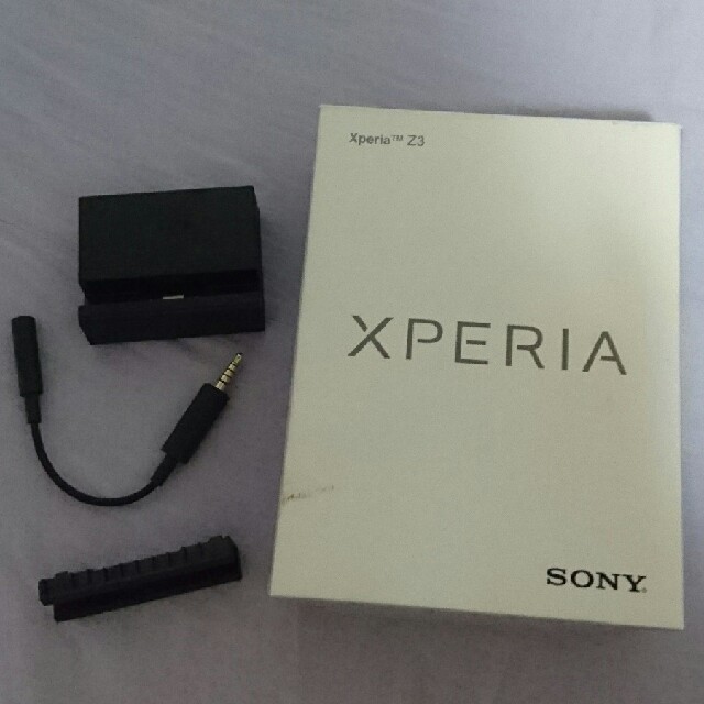 Xperia(エクスペリア)のXperia Z3 401SO 充電台あり スマホ/家電/カメラのスマートフォン/携帯電話(スマートフォン本体)の商品写真