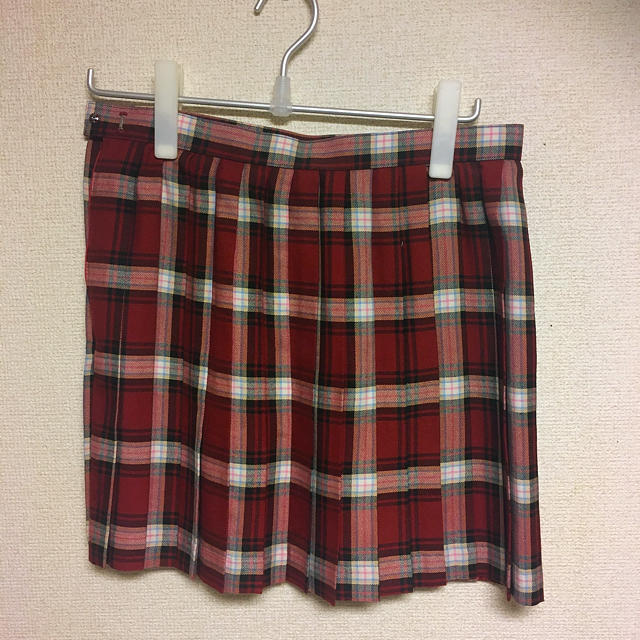 赤チェック 制服スカート レディースのスカート(ミニスカート)の商品写真