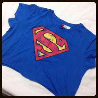 エイチアンドエム(H&M)のスーパーマン♡ショートトップス(Tシャツ(半袖/袖なし))
