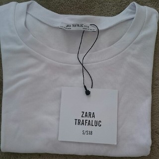 ザラ(ZARA)の♡新品タグ付き♡ZARAクロップド丈Tシャツ♡(Tシャツ(半袖/袖なし))