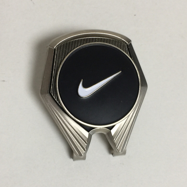 NIKE(ナイキ)のナイキゴルフ マーカー 黒 チケットのスポーツ(ゴルフ)の商品写真