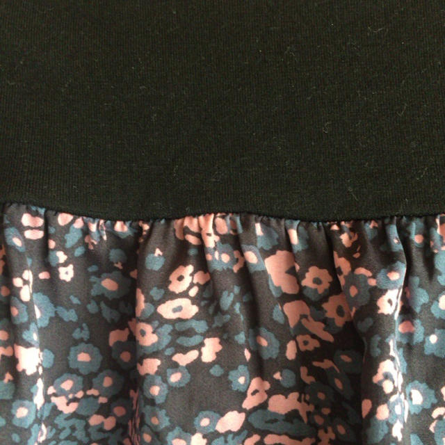 FELISSIMO(フェリシモ)の【値下げしました】フェリシモ おなかフィッター 花柄 ラップスカート レディースのスカート(ミニスカート)の商品写真