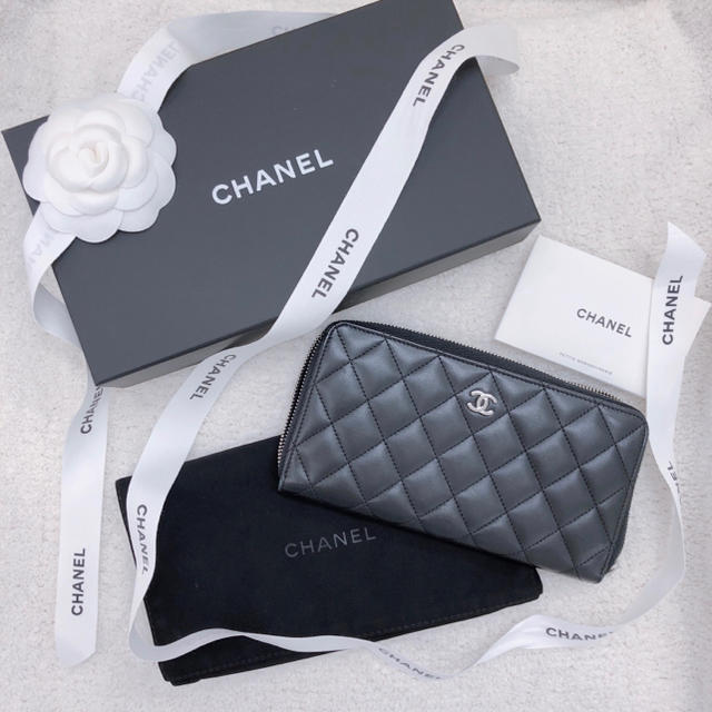 CHANEL(シャネル)の値下げ【新品同様】CHANEL ラージウォレット マトラッセ ラムスキン レディースのファッション小物(財布)の商品写真