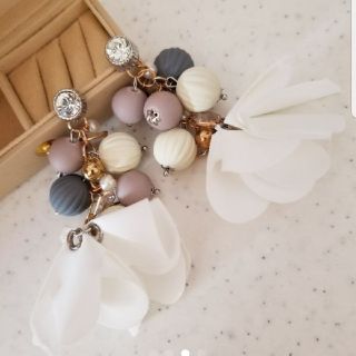 ザラ(ZARA)の褒められビジューピアス♡(ピアス)