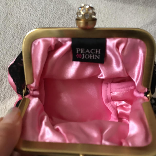 PEACH JOHN(ピーチジョン)のPEACH JOHN☆サテンレースポーチ レディースのファッション小物(ポーチ)の商品写真