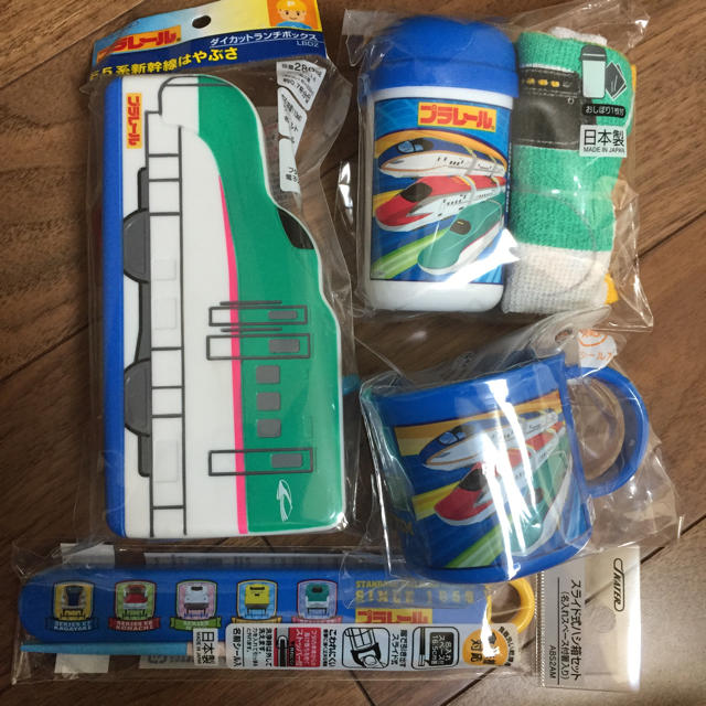 Takara Tomy(タカラトミー)のプラレール お弁当セット キッズ/ベビー/マタニティのこども用バッグ(ランチボックス巾着)の商品写真