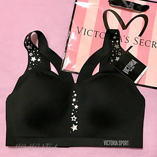 Victoria's Secret(ヴィクトリアズシークレット)の新品 Victoriasport スポブラ ブラック × シルバー スター 柄 スポーツ/アウトドアのトレーニング/エクササイズ(ヨガ)の商品写真