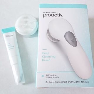 プロアクティブ(proactiv)のﾌﾟﾛｱｸﾃｨﾌﾞ クレンジングブラシ 美容液セット(美容液)