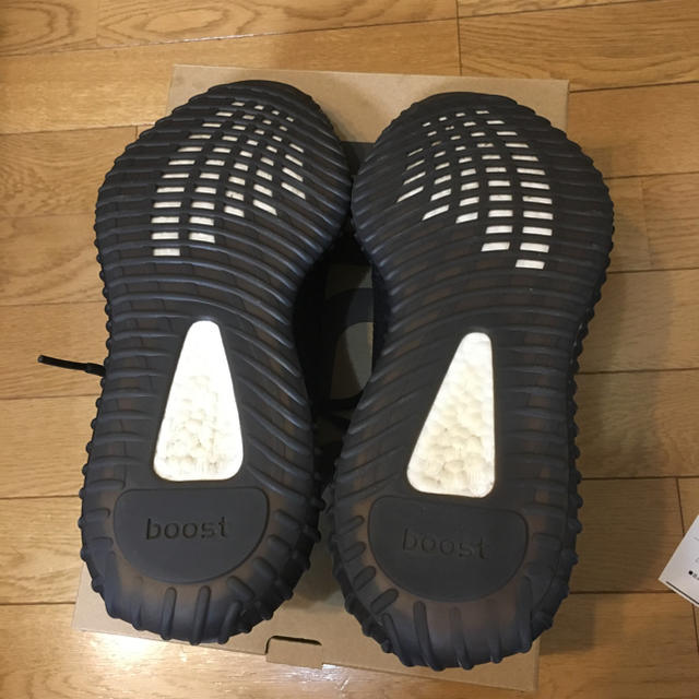 adidas(アディダス)のYEEZY BOOST 350 V2 BY1604 オレオ 28.5 メンズの靴/シューズ(スニーカー)の商品写真