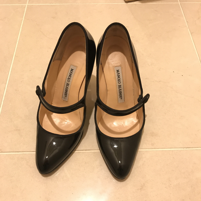 MANOLO BLAHNIK(マノロブラニク)の(8/5までのお値段)マノロブラニク メリージェーン パンプス  レディースの靴/シューズ(ハイヒール/パンプス)の商品写真