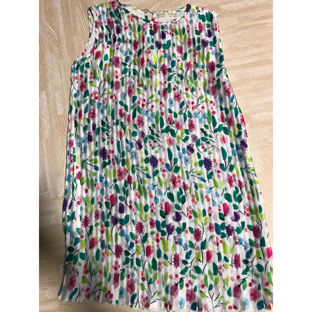 ZARA KIDS(ザラキッズ)のZARA girls花柄ワンピース キッズ/ベビー/マタニティのキッズ服女の子用(90cm~)(ワンピース)の商品写真