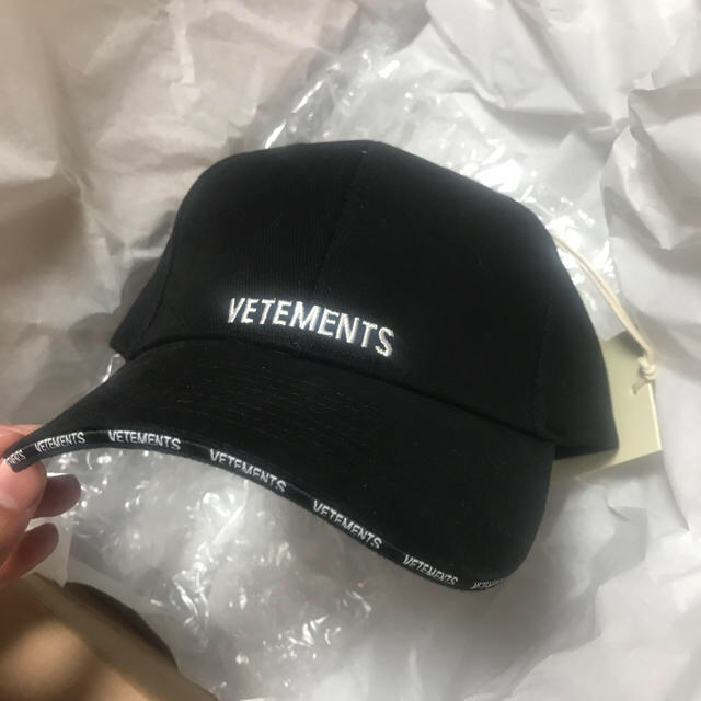 確実正規品 vetements cap 黒 Black キャップ