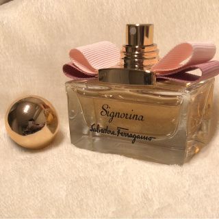 サルヴァトーレフェラガモ(Salvatore Ferragamo)のフェラガモ   シニョリーナ 香水  お値下げ！(香水(女性用))