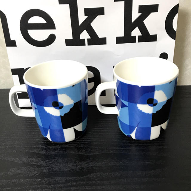 marimekko(マリメッコ)の【未使用品♡】マリメッコ☆ルーツウニッコ ブルー マグカップ 2個セット インテリア/住まい/日用品のキッチン/食器(食器)の商品写真