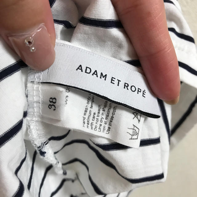 Adam et Rope'(アダムエロぺ)の2WAYボーダーTシャツ レディースのトップス(Tシャツ(半袖/袖なし))の商品写真