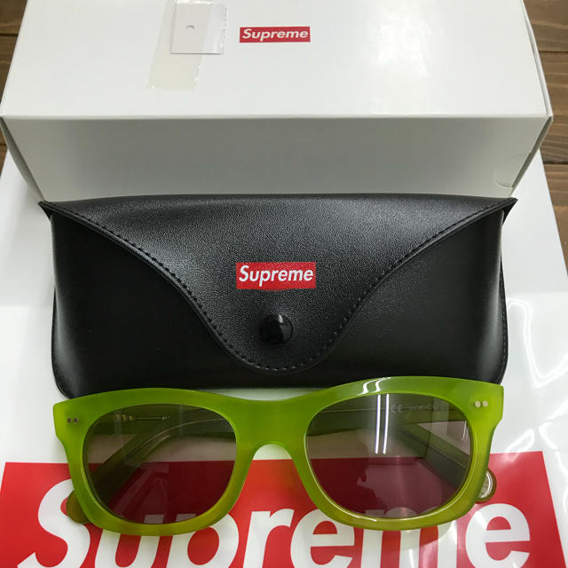 Supreme(シュプリーム)の定価20,900円　シュプリーム　サングラス メンズのファッション小物(サングラス/メガネ)の商品写真