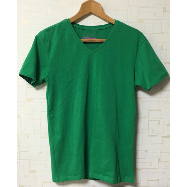 ZARA(ザラ)のお値下げザラ Tシャツ 未使用 メンズのトップス(Tシャツ/カットソー(半袖/袖なし))の商品写真