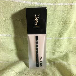 イヴサンローランボーテ(Yves Saint Laurent Beaute)のイヴ・サンローラン ファンデーション 新品(ファンデーション)