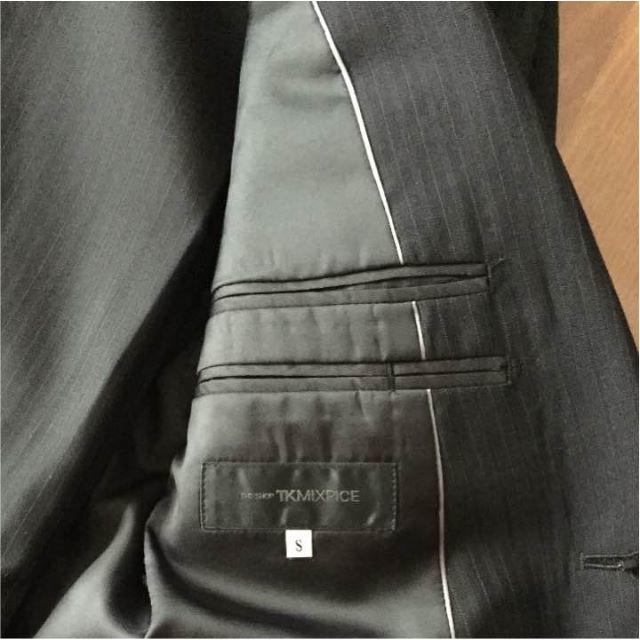 TAKEO KIKUCHI(タケオキクチ)のタケオキクチ 新品スーツ 黒シャドーストライプ　Sサイズ メンズのスーツ(セットアップ)の商品写真