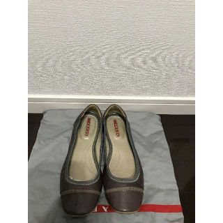 プラダ(PRADA)の●送料込●4万プラダスポーツ総レザーペタンコバレエシューズロゴ入パンプス良美↑(バレエシューズ)