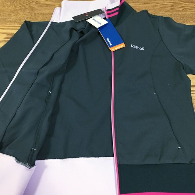 Reebok(リーボック)のリーボックReebok ジャケット M グレーピンク紫 新品 未使用 レディースのジャケット/アウター(その他)の商品写真