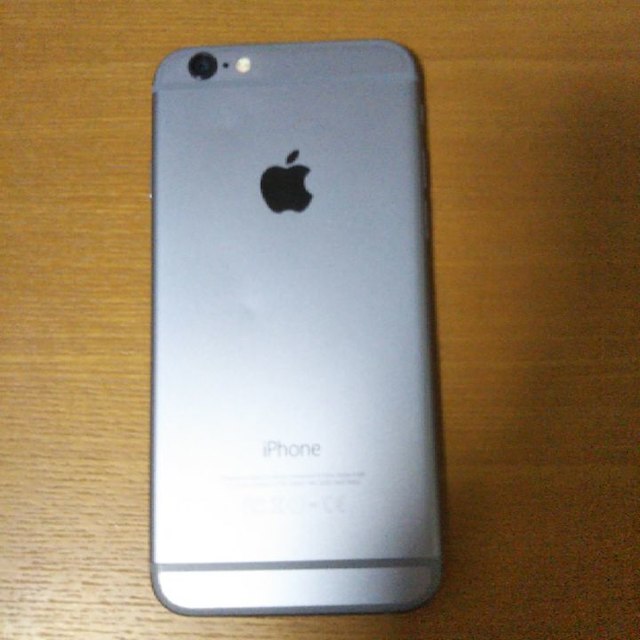 Apple(アップル)のiPhone6 128gb softbank スマホ/家電/カメラのスマートフォン/携帯電話(スマートフォン本体)の商品写真