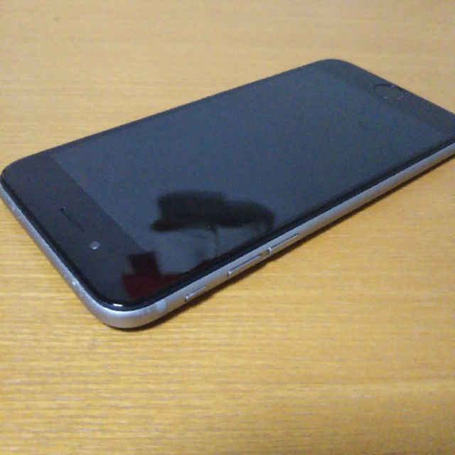 Apple(アップル)のiPhone6 128gb softbank スマホ/家電/カメラのスマートフォン/携帯電話(スマートフォン本体)の商品写真